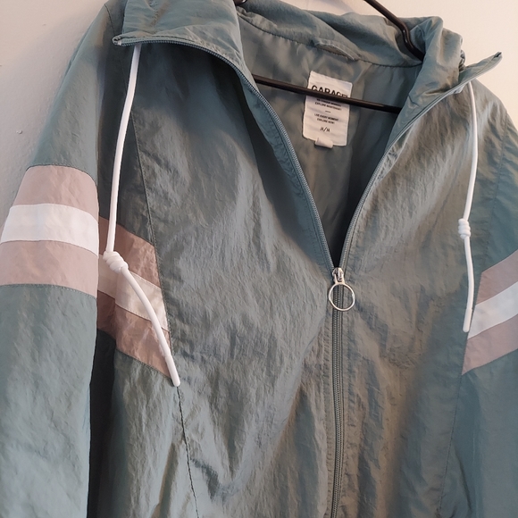 Garage windbreaker - Picture 2 of 8
